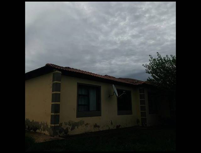 3 BEDROOM HOUSE FOR SALE IN HILLS VIEW
